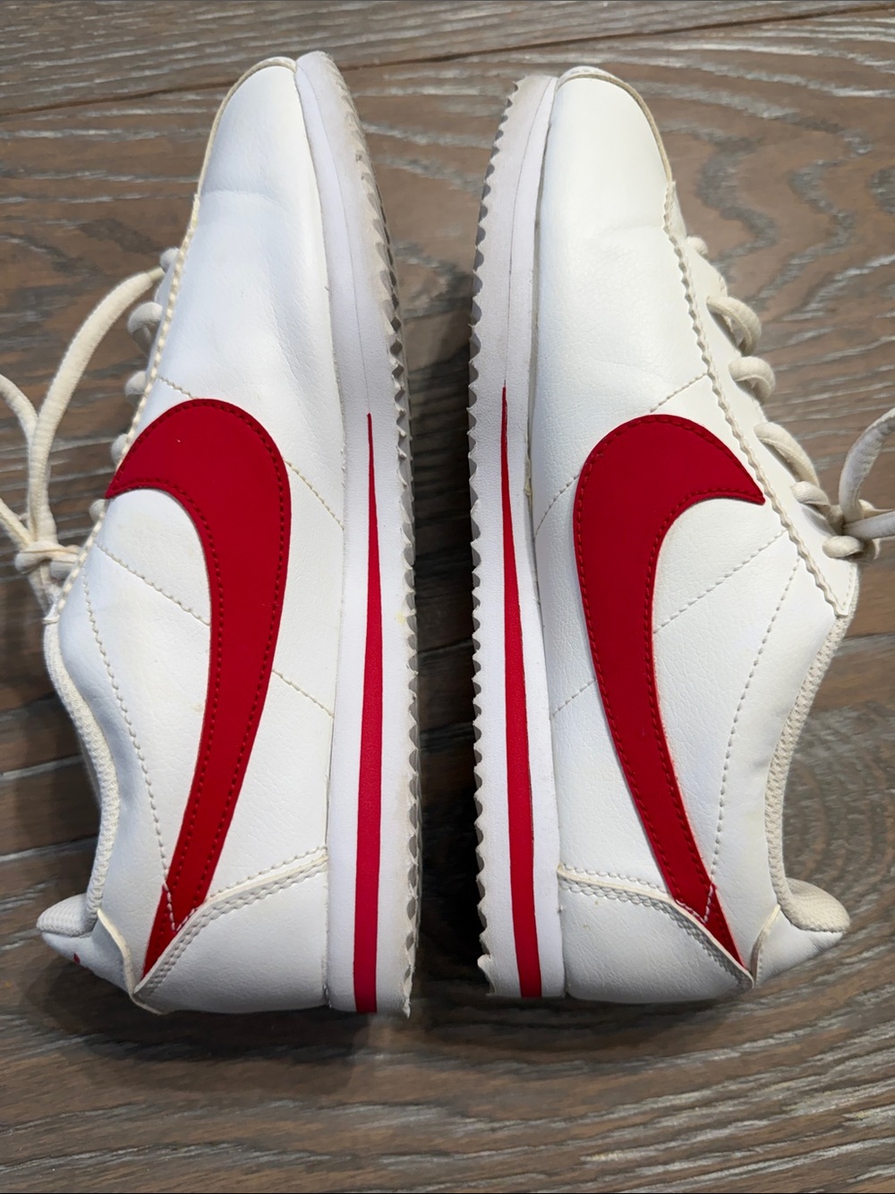 Nike White Sneakers with Red Swoosh youth 6 / women’s 7.5